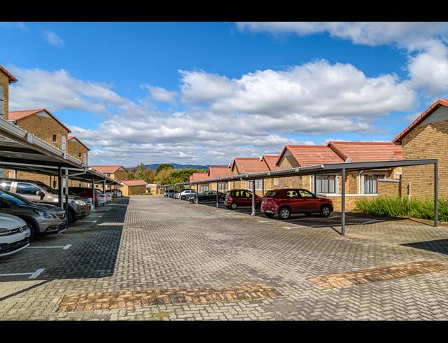 2 BEDROOM APARTMENT FOR SALE IN RANDPARK RIDGE